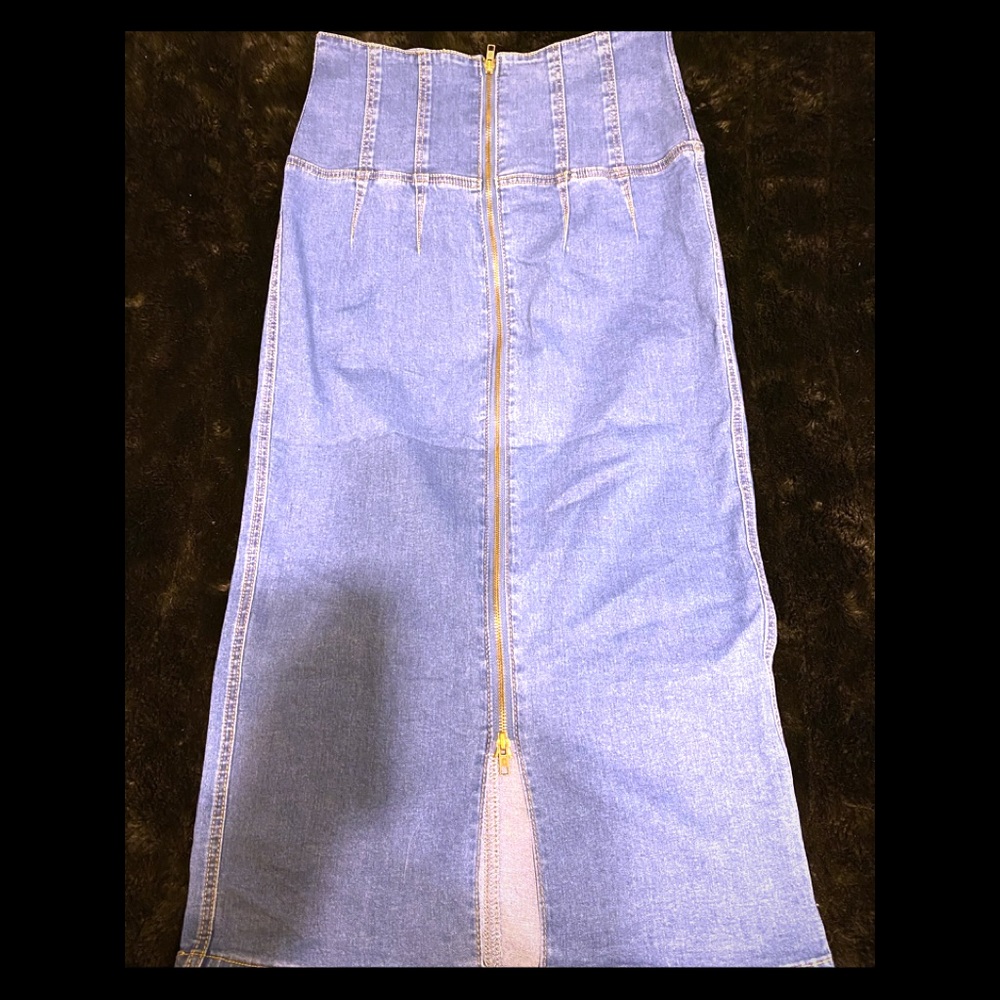 High Waisted Jean Skirt!!